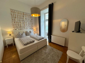 KRISTALL Doppelzimmer direkt im Zentrum, Balkon